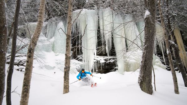 Série nos régions : Le ski hors-piste dans les Laurentides, qu'en est-il?